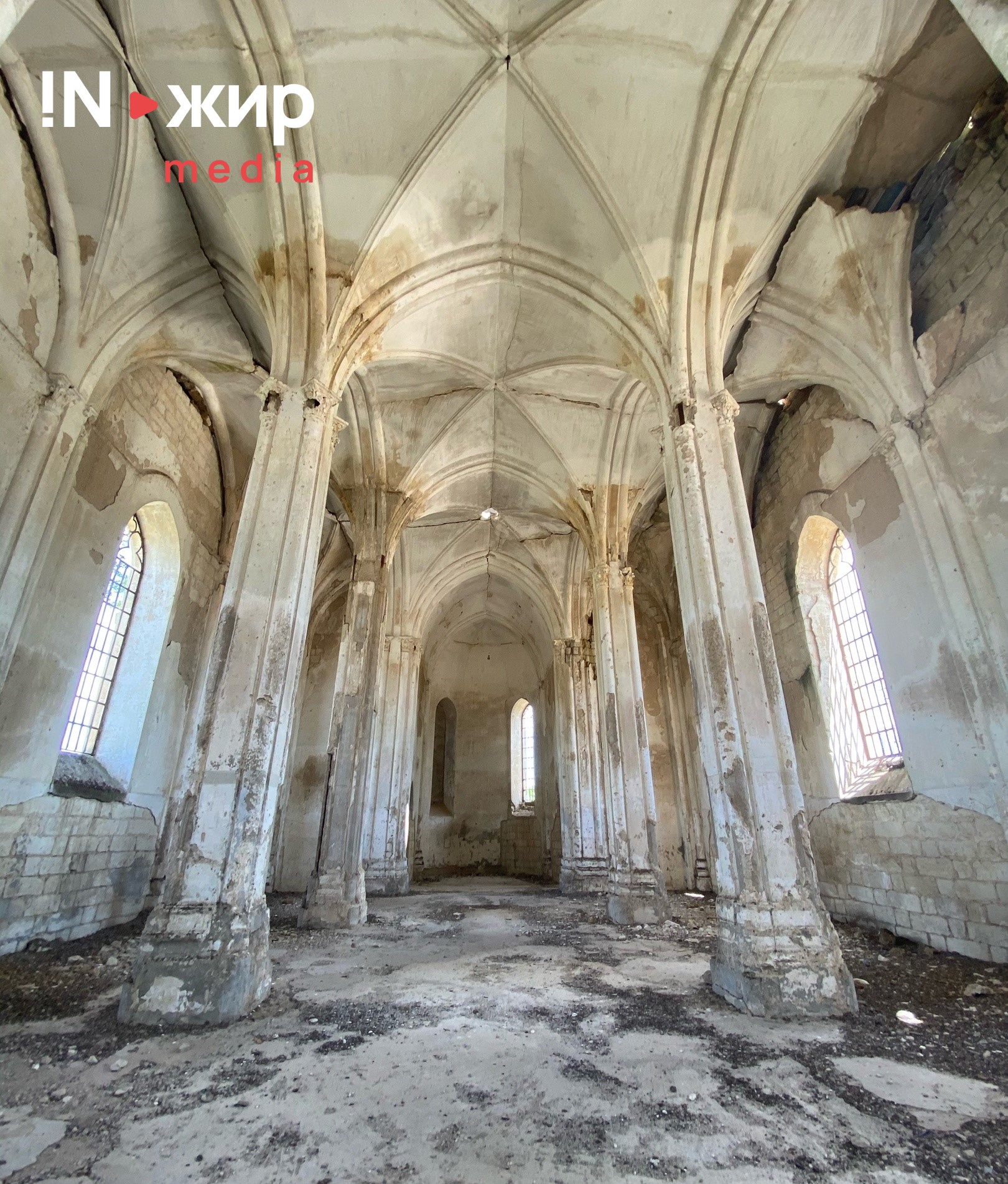 Так сейчас выглядит костел внутри